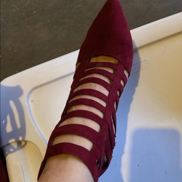 Guess- heels - Picture 2 of 5